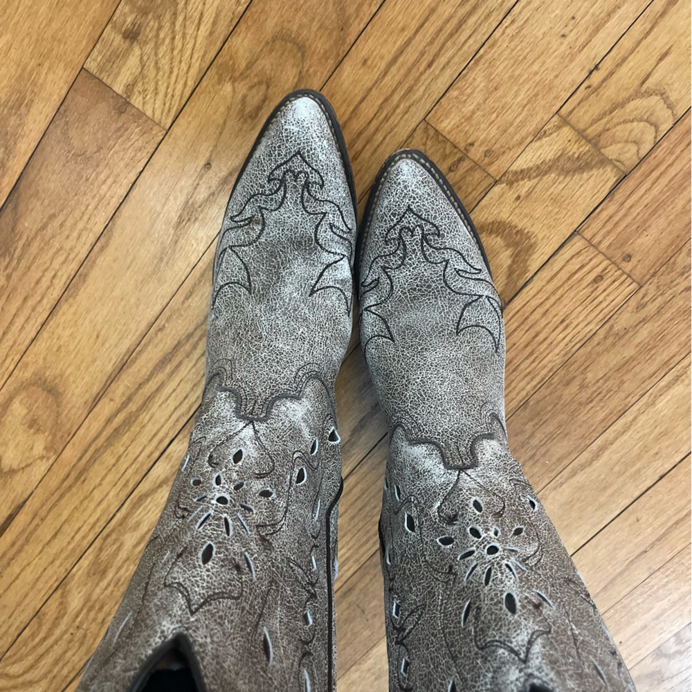 Leather Made in the USA cowgirl boots size 7 coastal cowgirl Nashville concerts